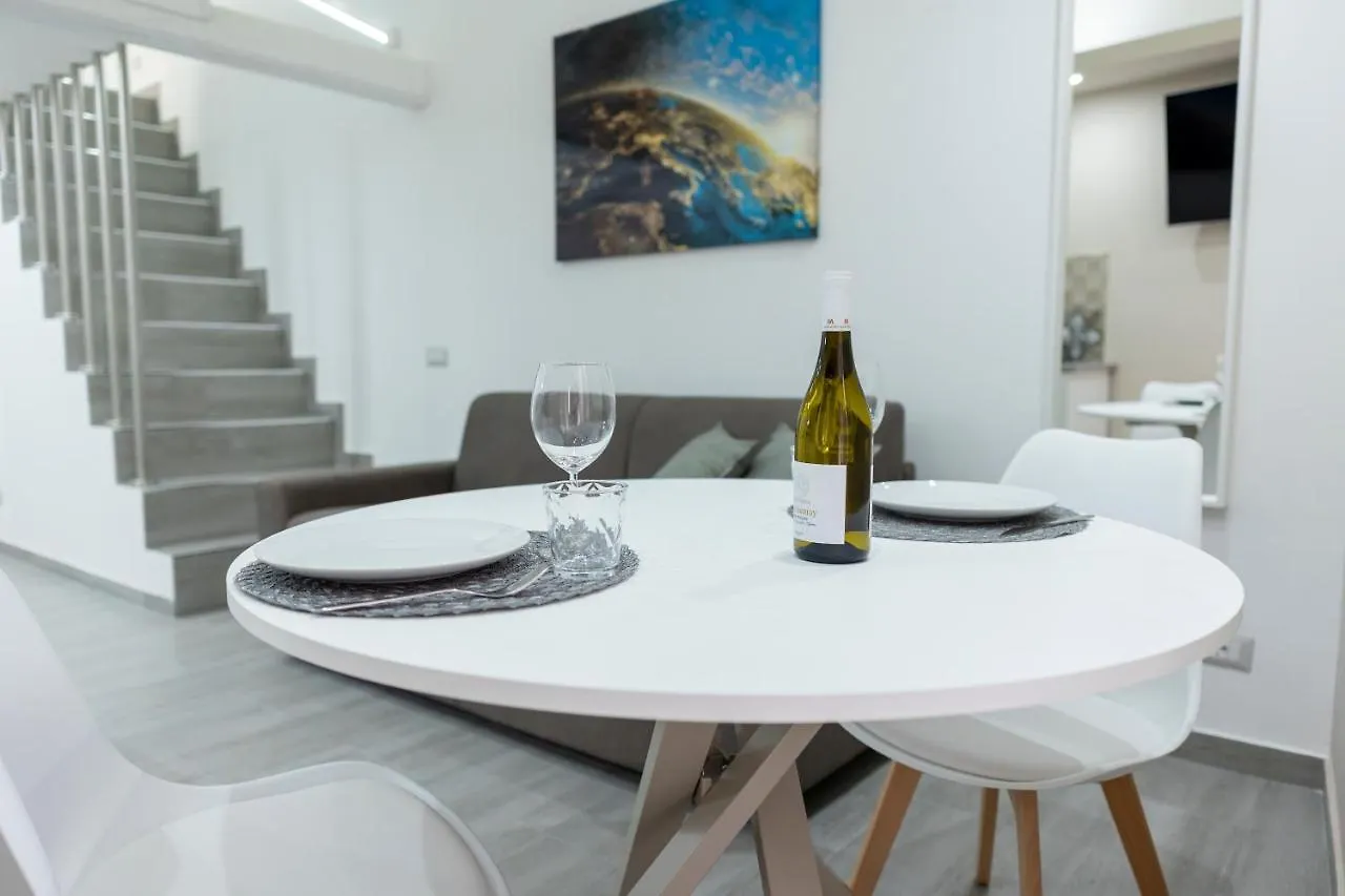شقة Aurora House Loft تْشيفالو 0*,